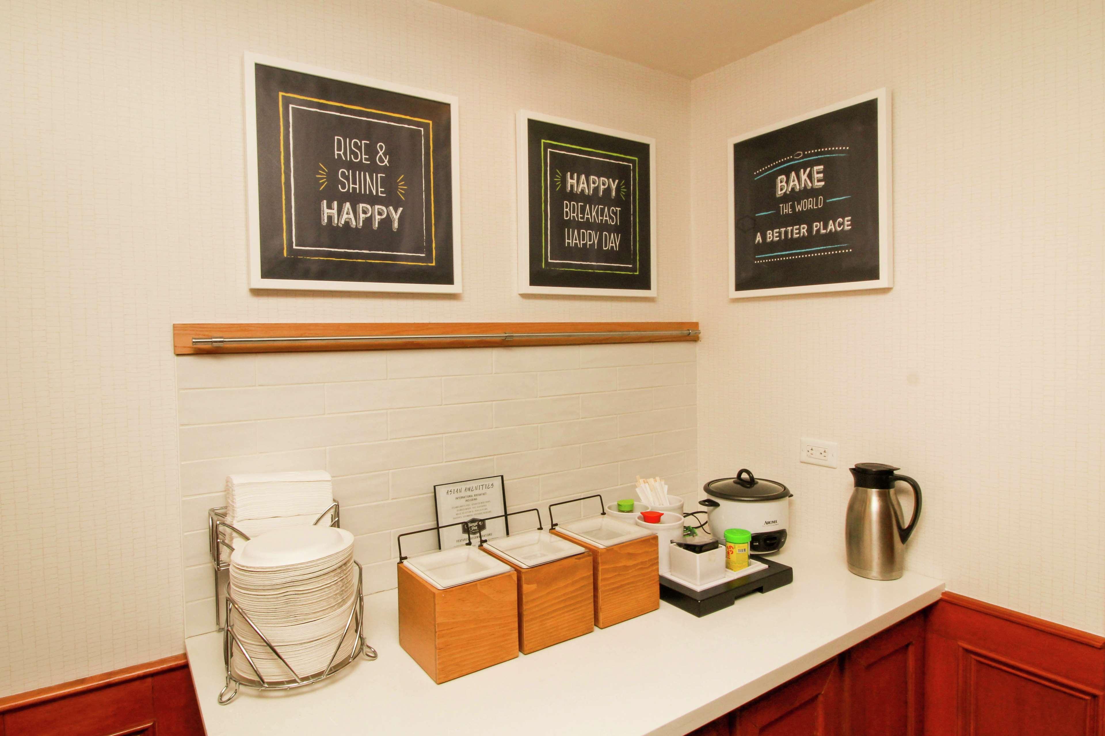 Hampton Inn Commerce/Novi Ngoại thất bức ảnh